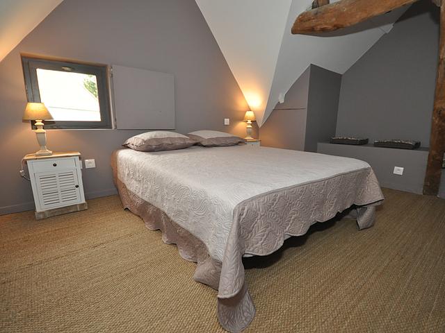 Chambre 2 sous les combles avec lit 140x200