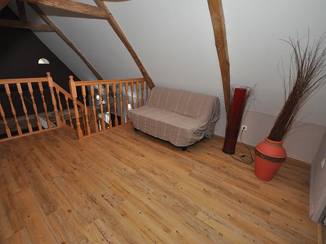 Mezzanine ouverte sur le salon, avec clic-clac